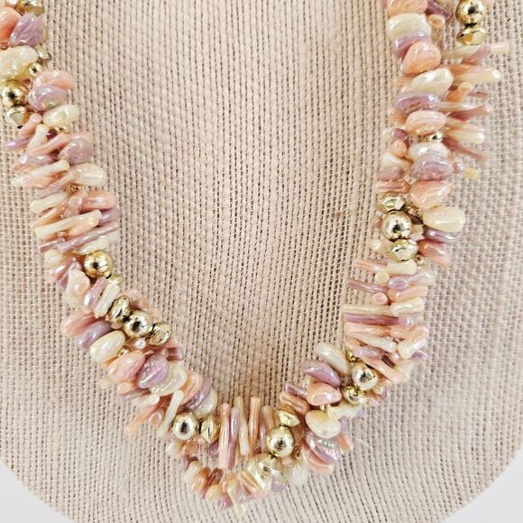 Vintage Jewels By Carle Deadstock Pink Coral Chip Triple Strand Beaded Necklace - Picture 6 of 13